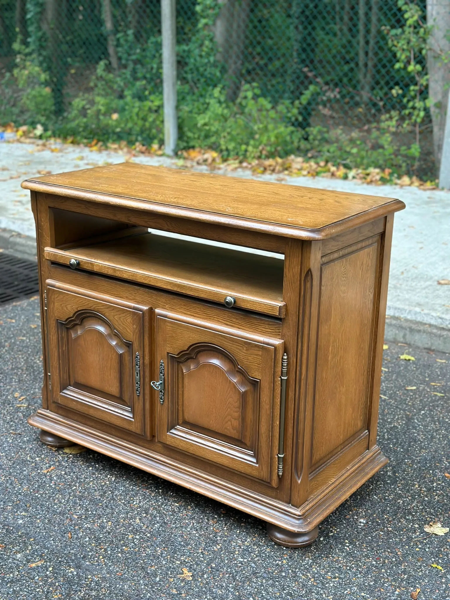 TV cabinet sideboard in solid oak with rotating top 1980