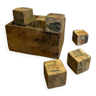 Lot de 14 cubes en bois 1920/30 jouet