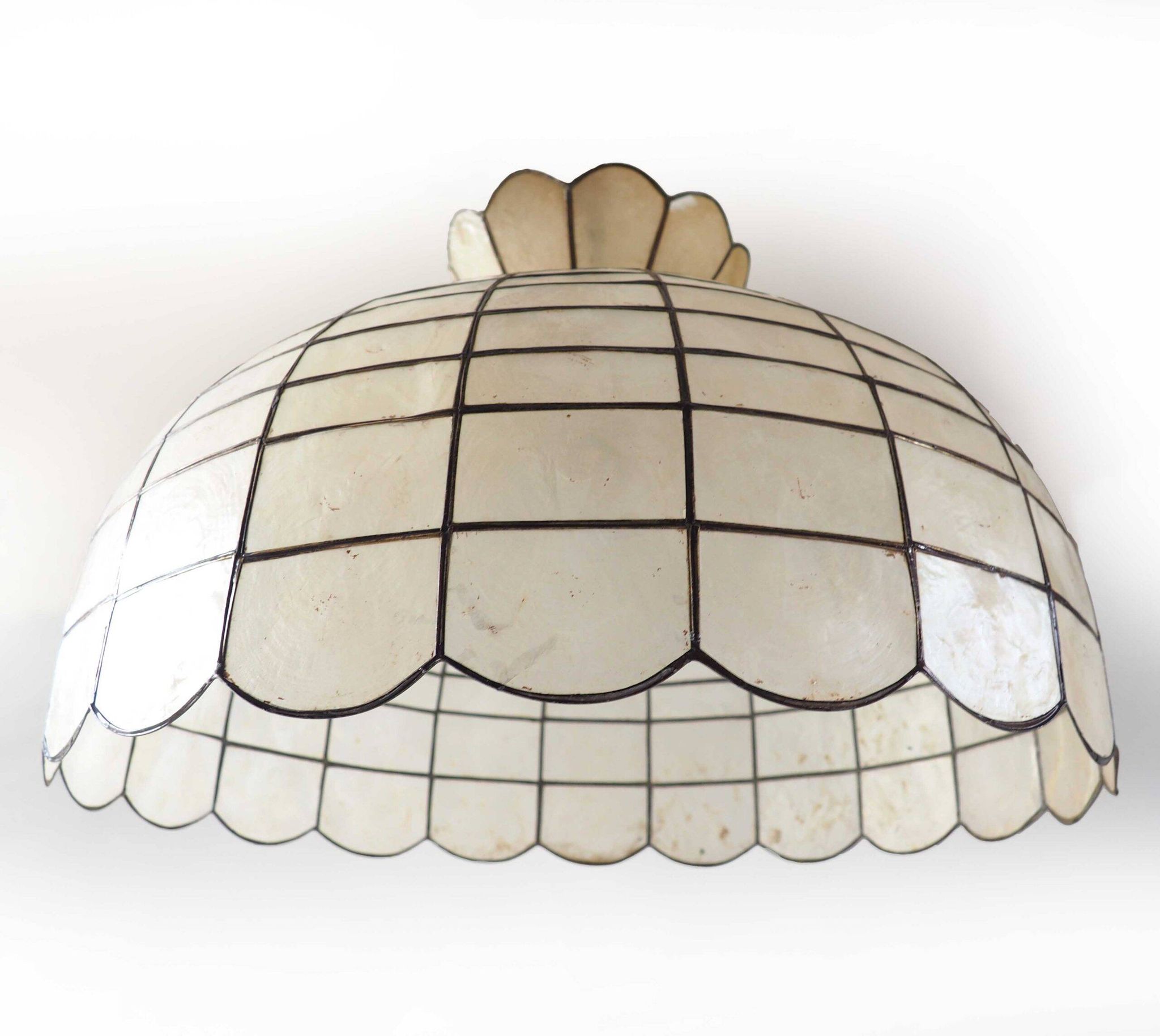 Giant mother-of-pearl mica pendant light