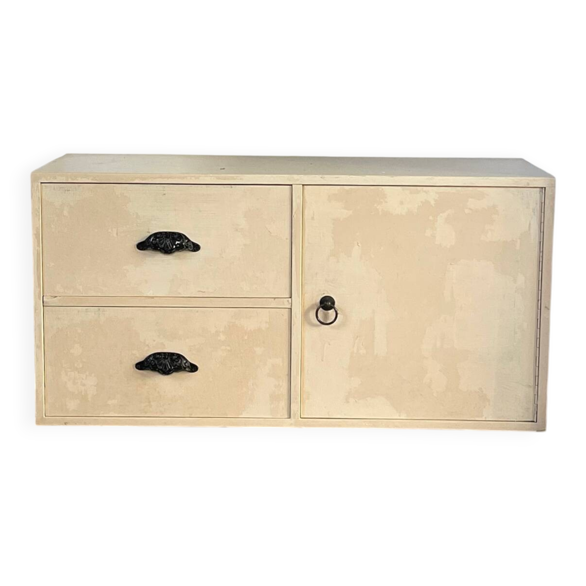 Beige workshop furniture