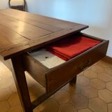 Farm table