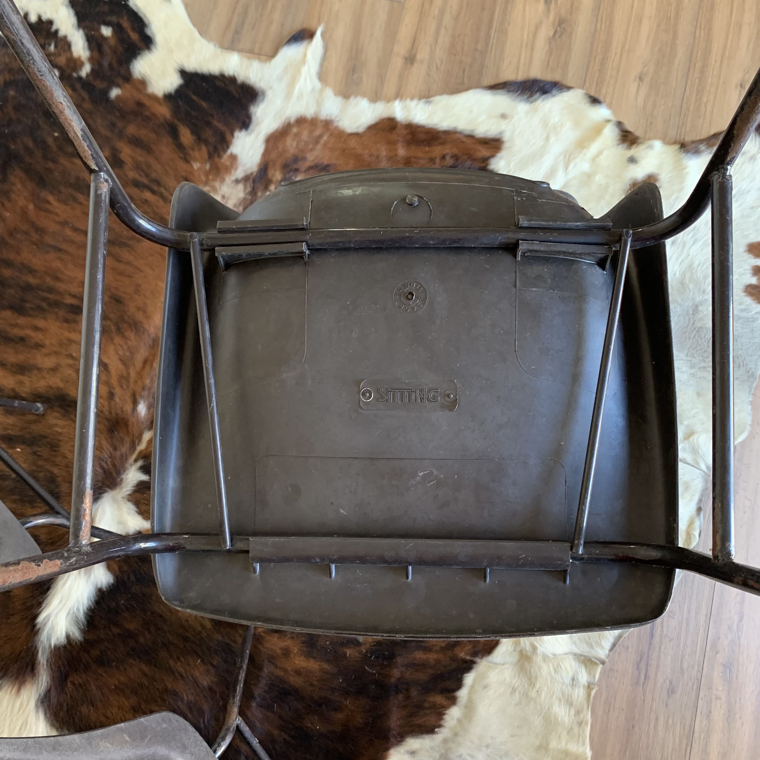 Set of 6 chairs plastic shell brand Sitting