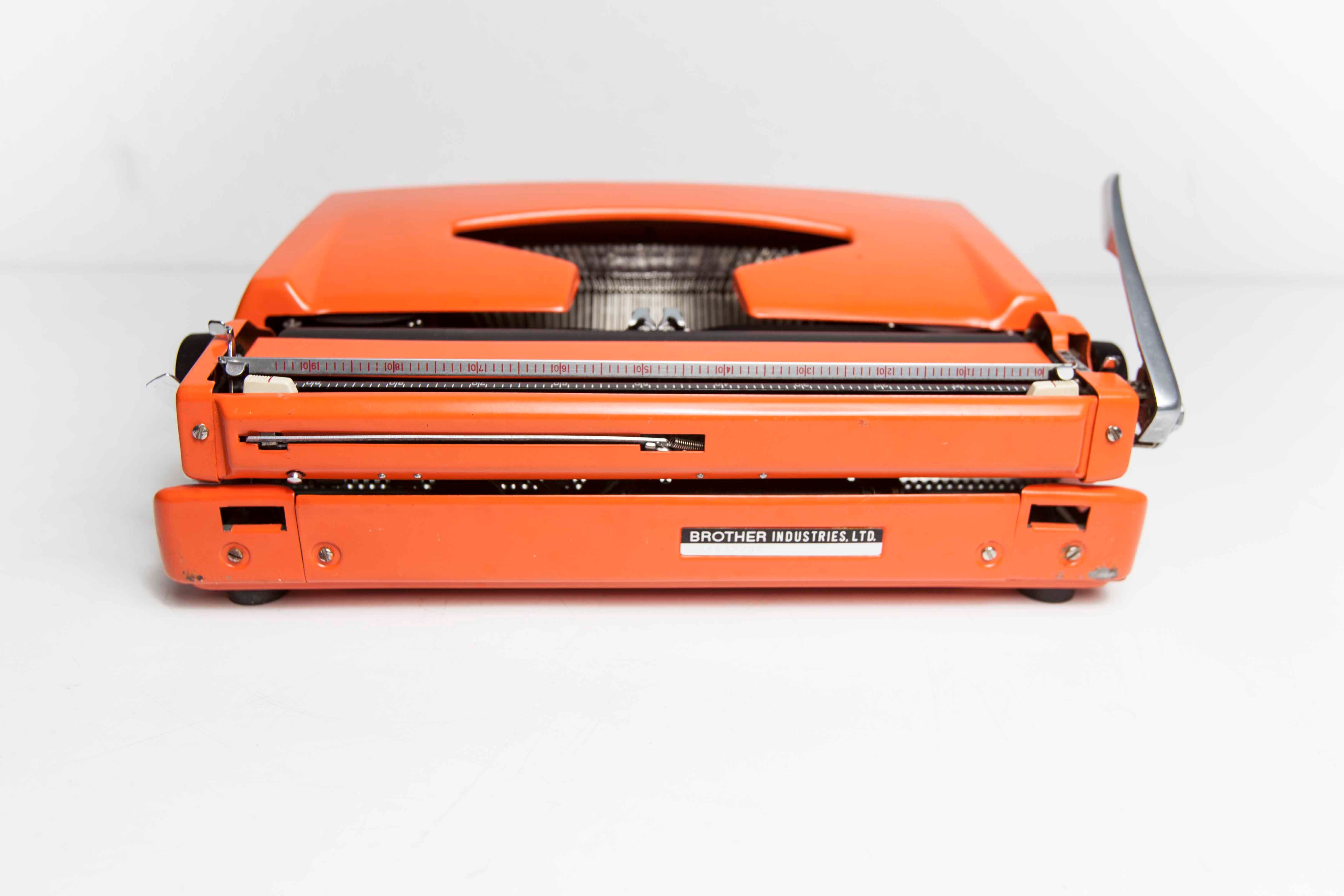 Machine à écrire brother de luxe 879 révisée et ruban neuf qwertz