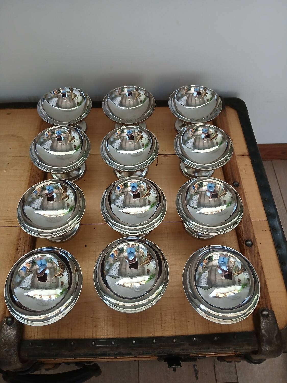 12 coupes à glace anciennes en inox