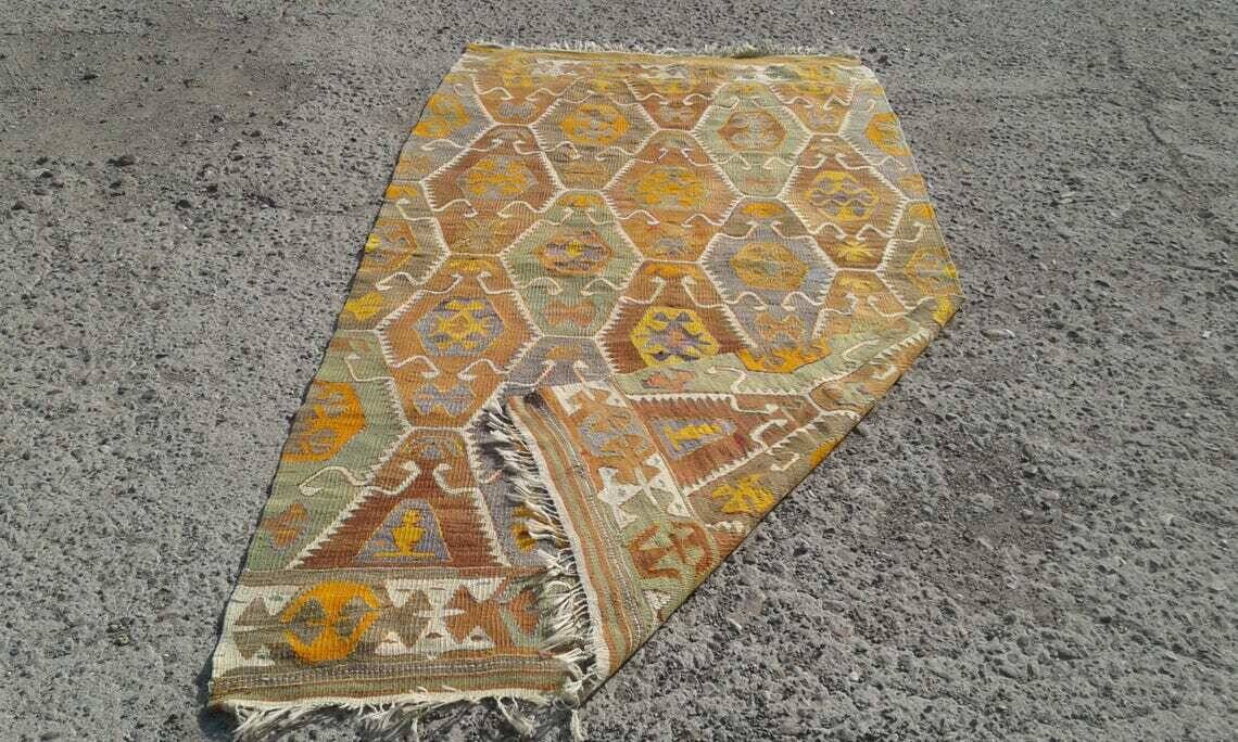 Rare 5x8 handmade vintage bedroom kilim rug - rug for living room