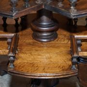 Table bibliothèque victorienne en chêne, deux niveaux, plateau pokerwork