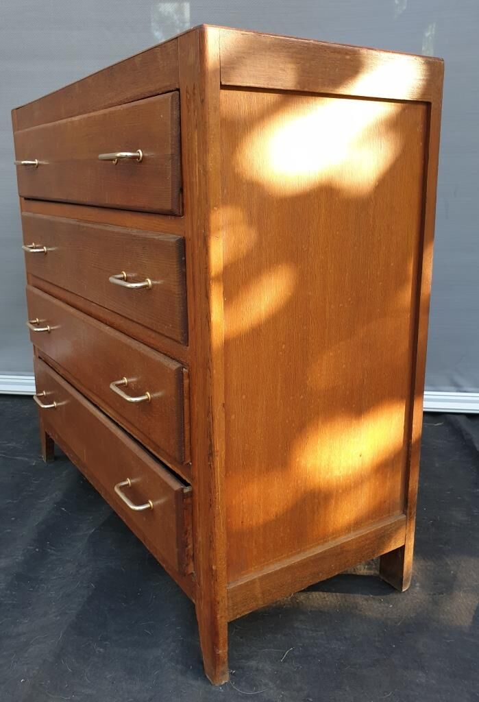 Dresser 1960