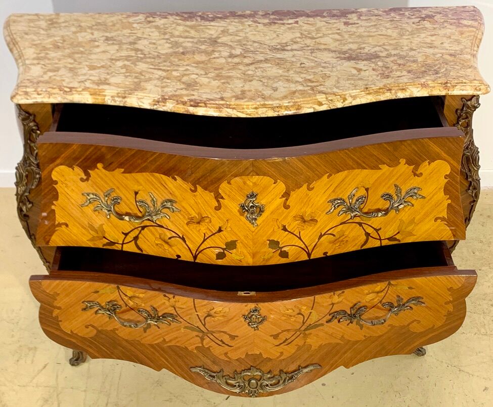 Curved chest of drawers Louis XV style in marquetry