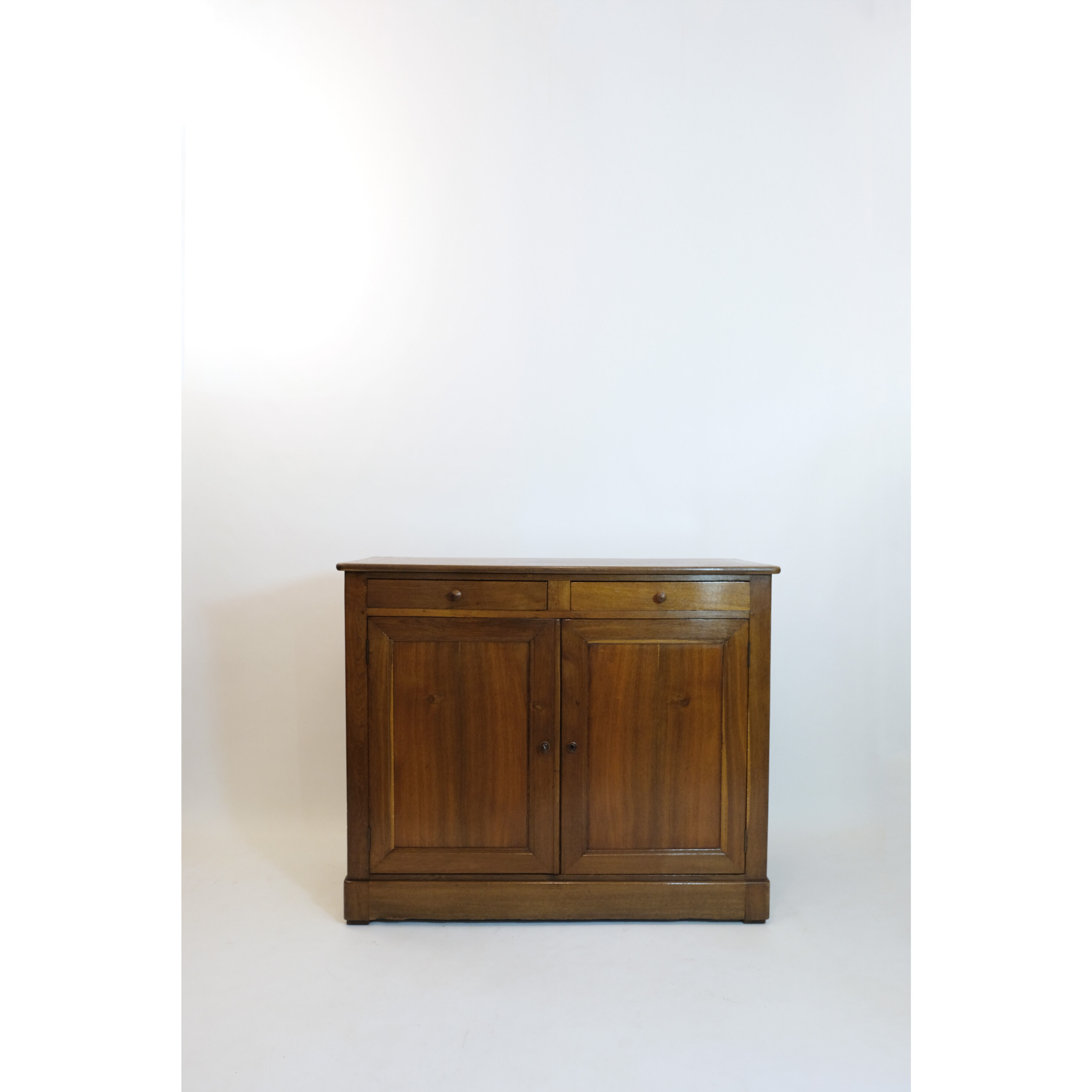 Buffet en chêne naturel du XIXème siècle.