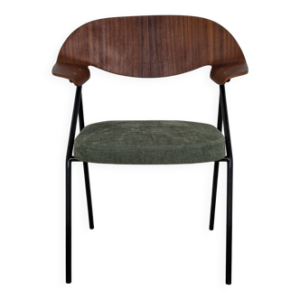 Robin Day armchair for Airborne