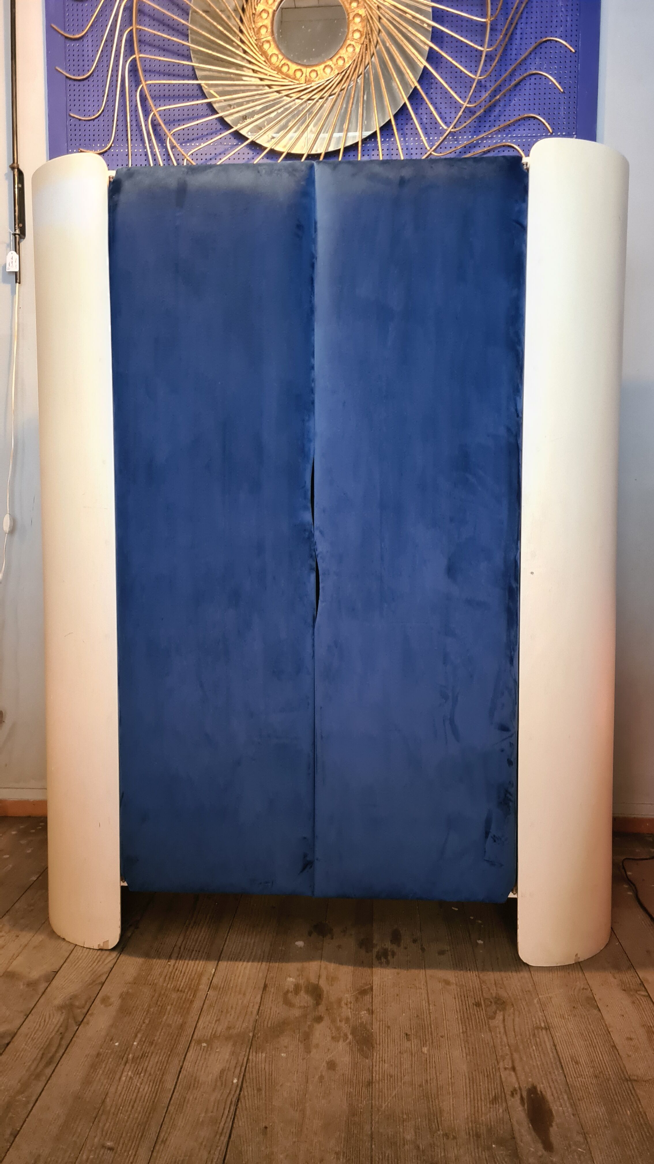 Armoire de jeune fille