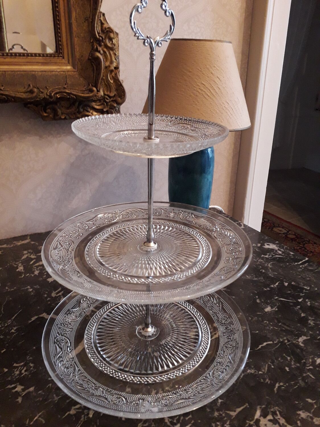 Cake display