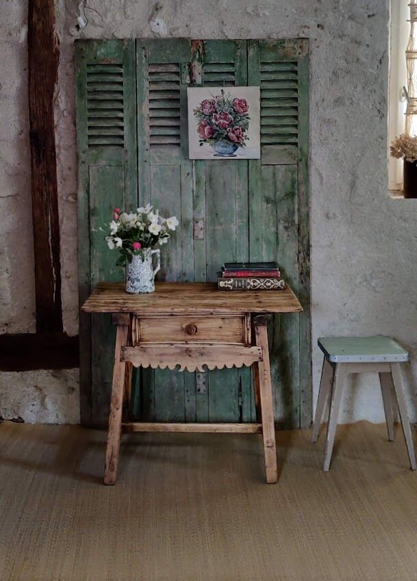 cottage table / folk art