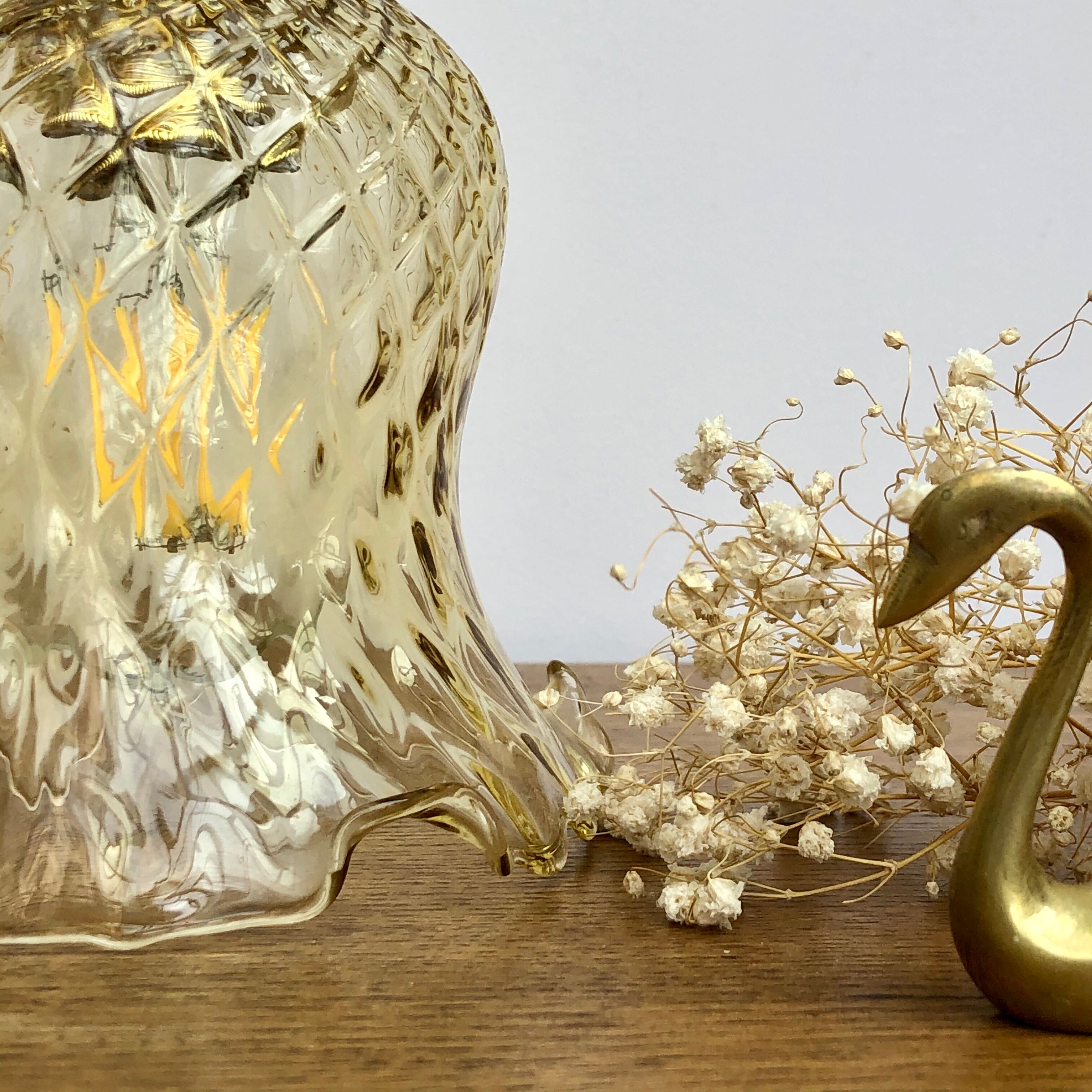 Hand lamp vintage tulip in amber glass