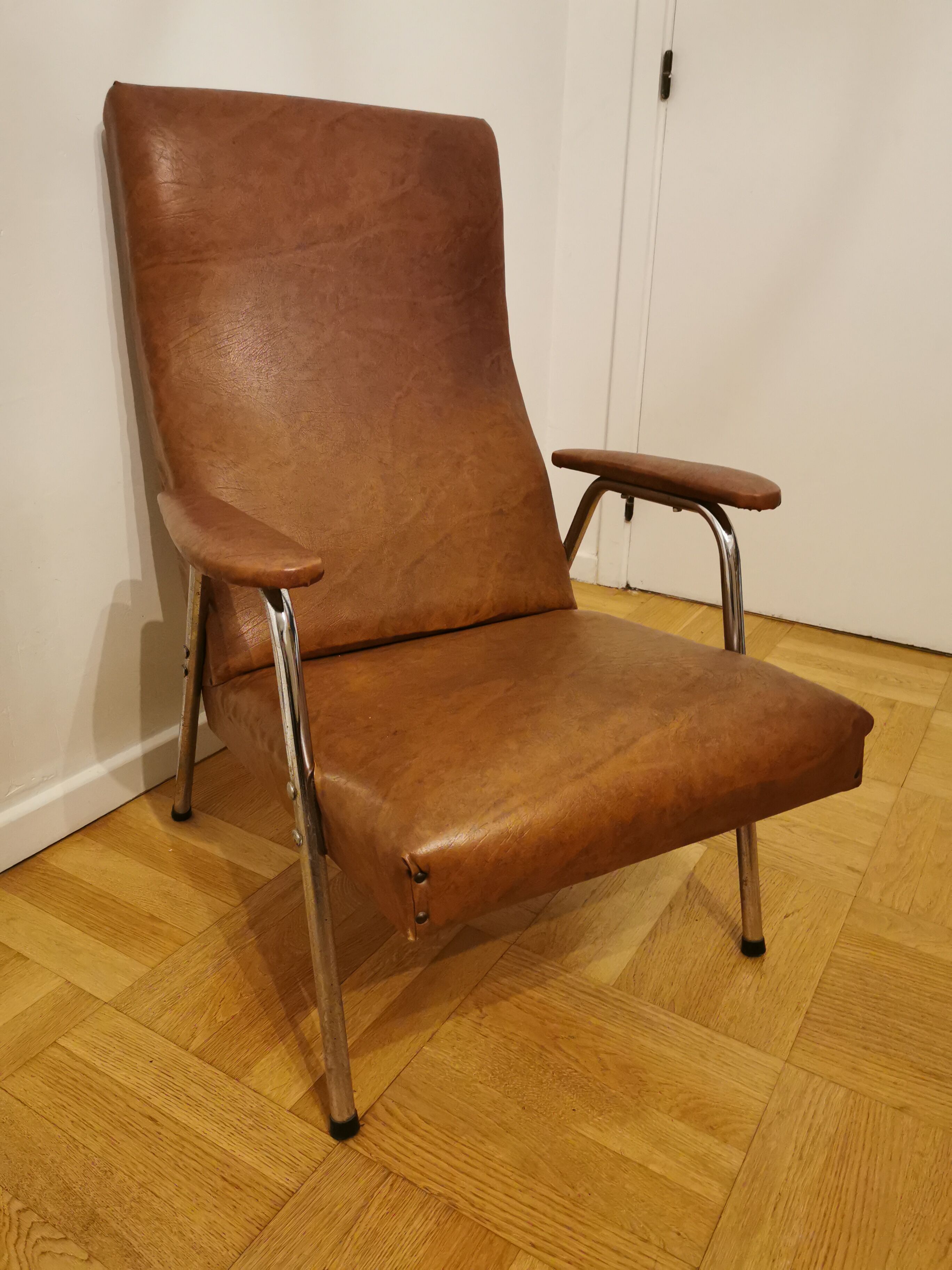 Fauteuil skaï années 70