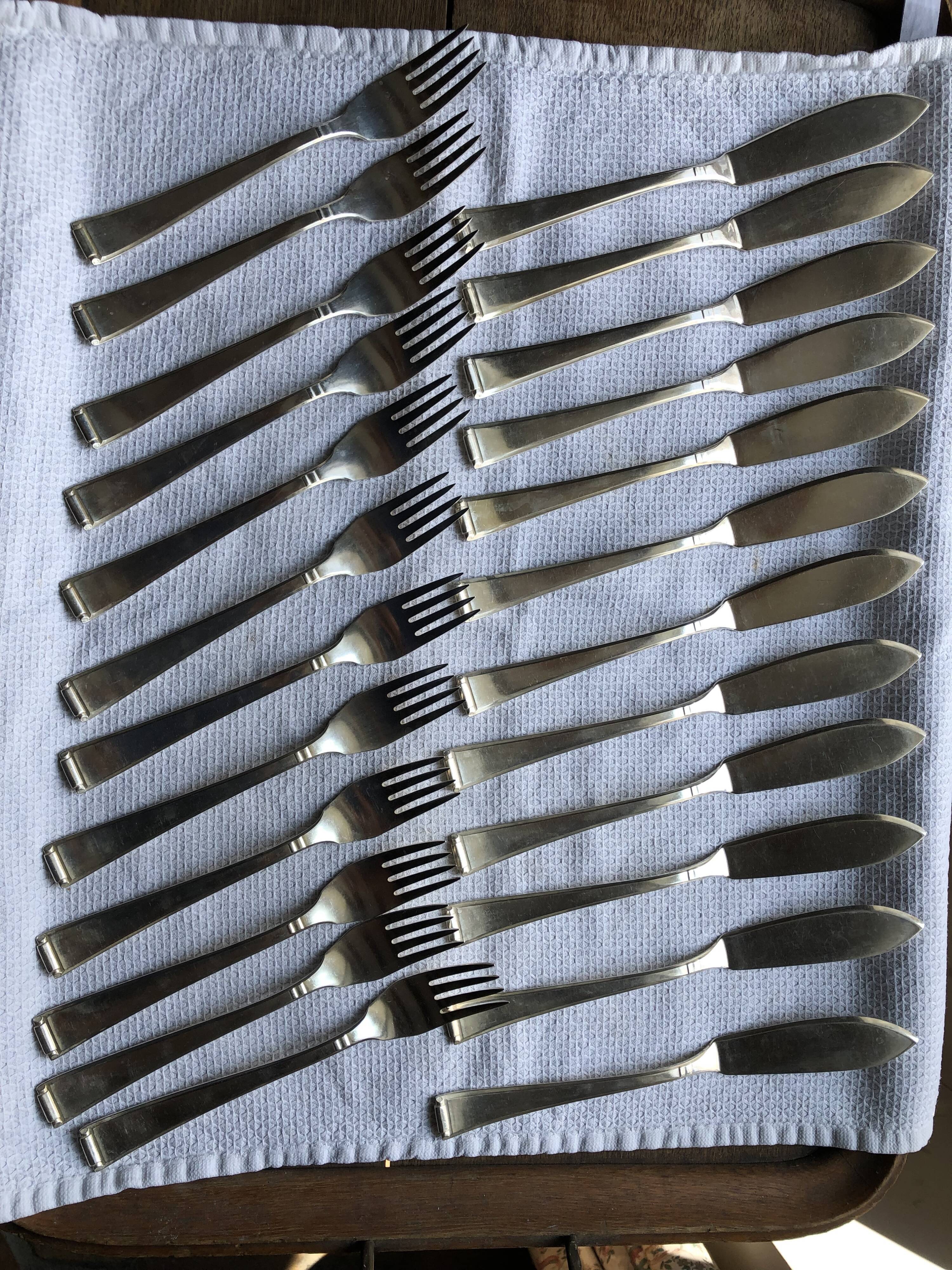 Série de 12 couverts à poissons
