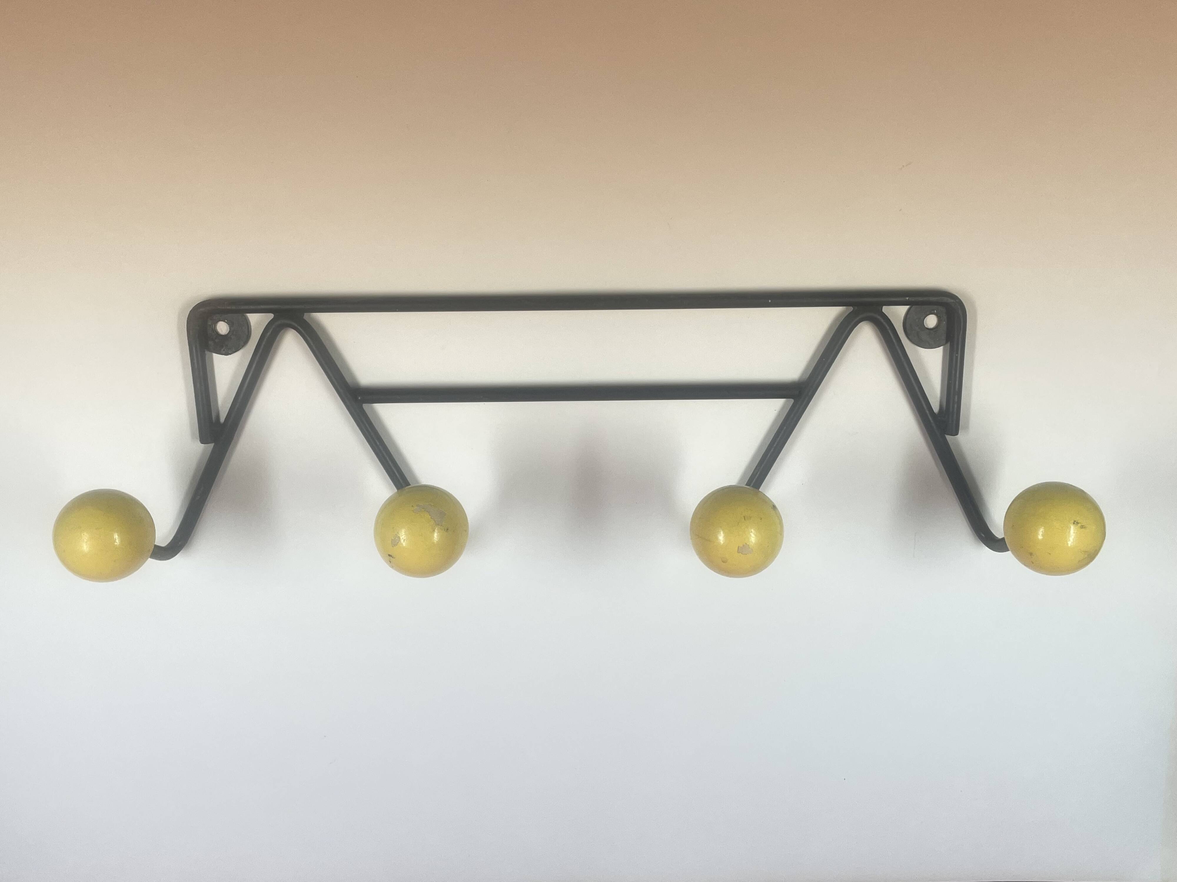 Coat rack round iron and wooden balls 40 cm