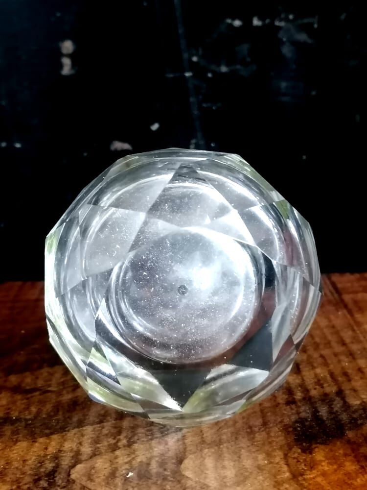 Faceted crystal table lighter