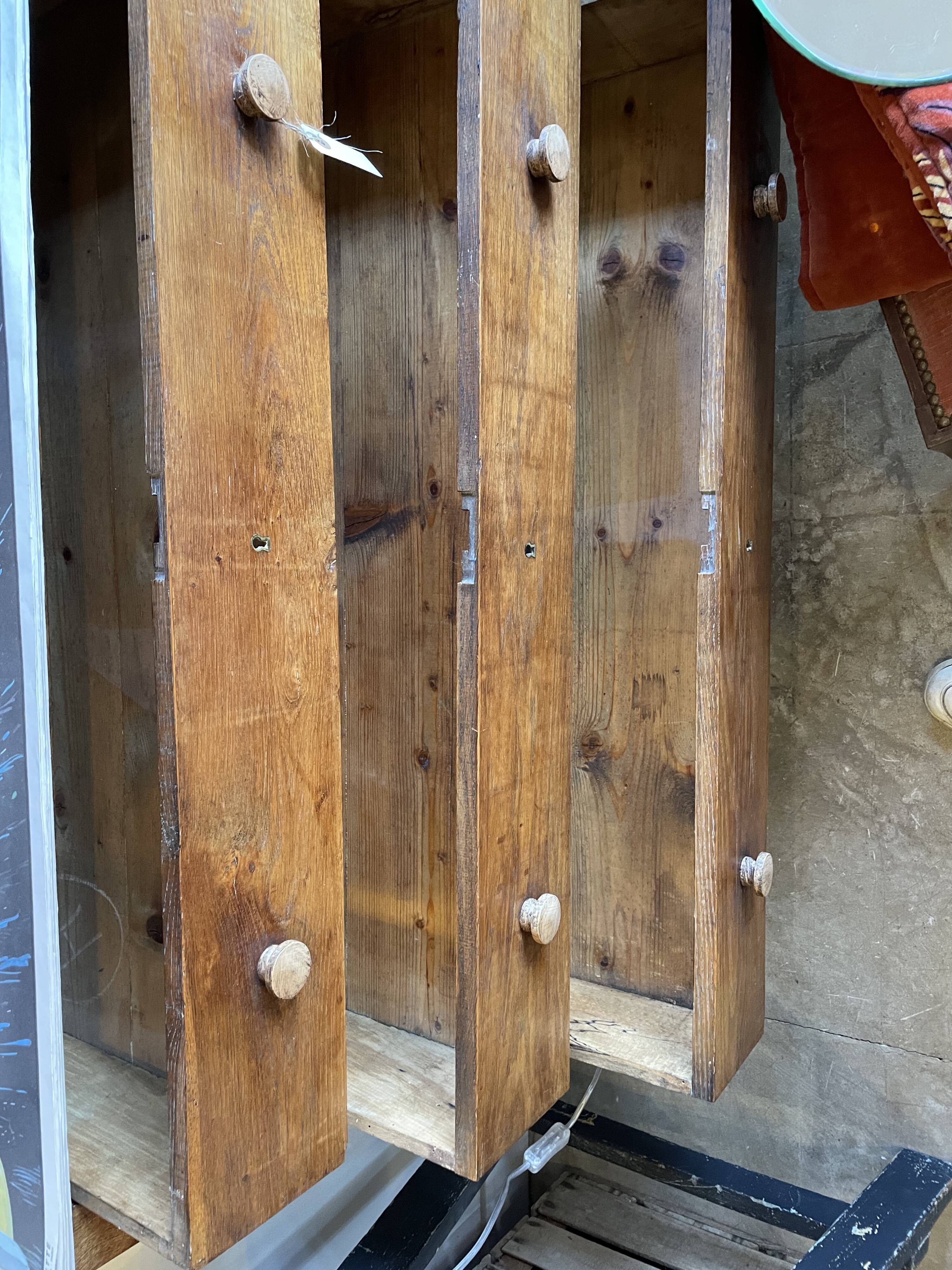 Oak chest of drawers