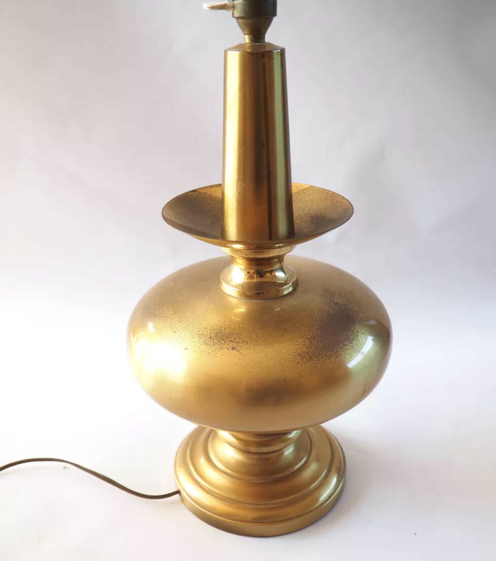 Grnade lampe pied doré