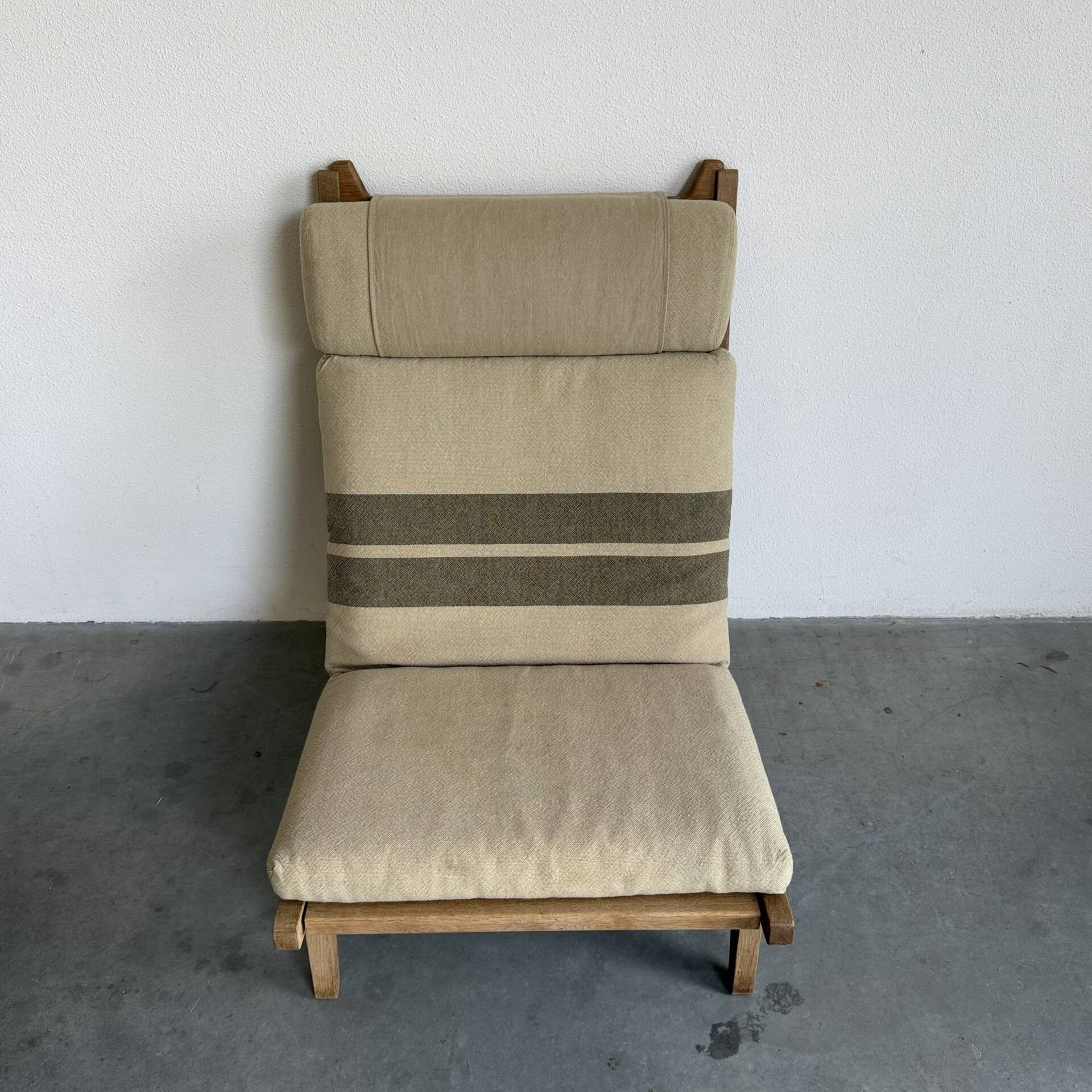 Vintage Hans Wegner lounge chair GE375 in oak