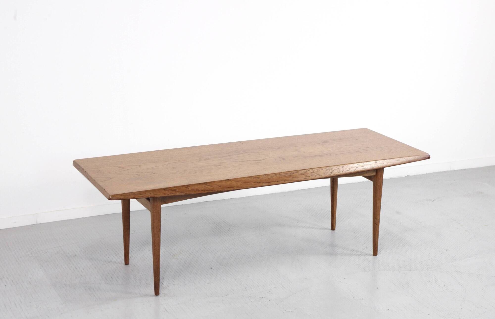 Midcentury 'Gordon Russell' Walnut Coffee Table. Vintage Modern