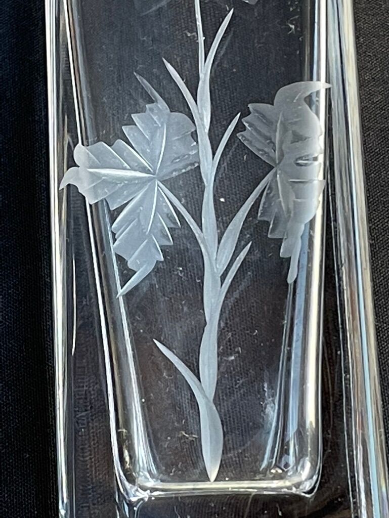 Cristallerie de Vannes le Châtel - Vannes Cristal France - Square vase - Cut crystal