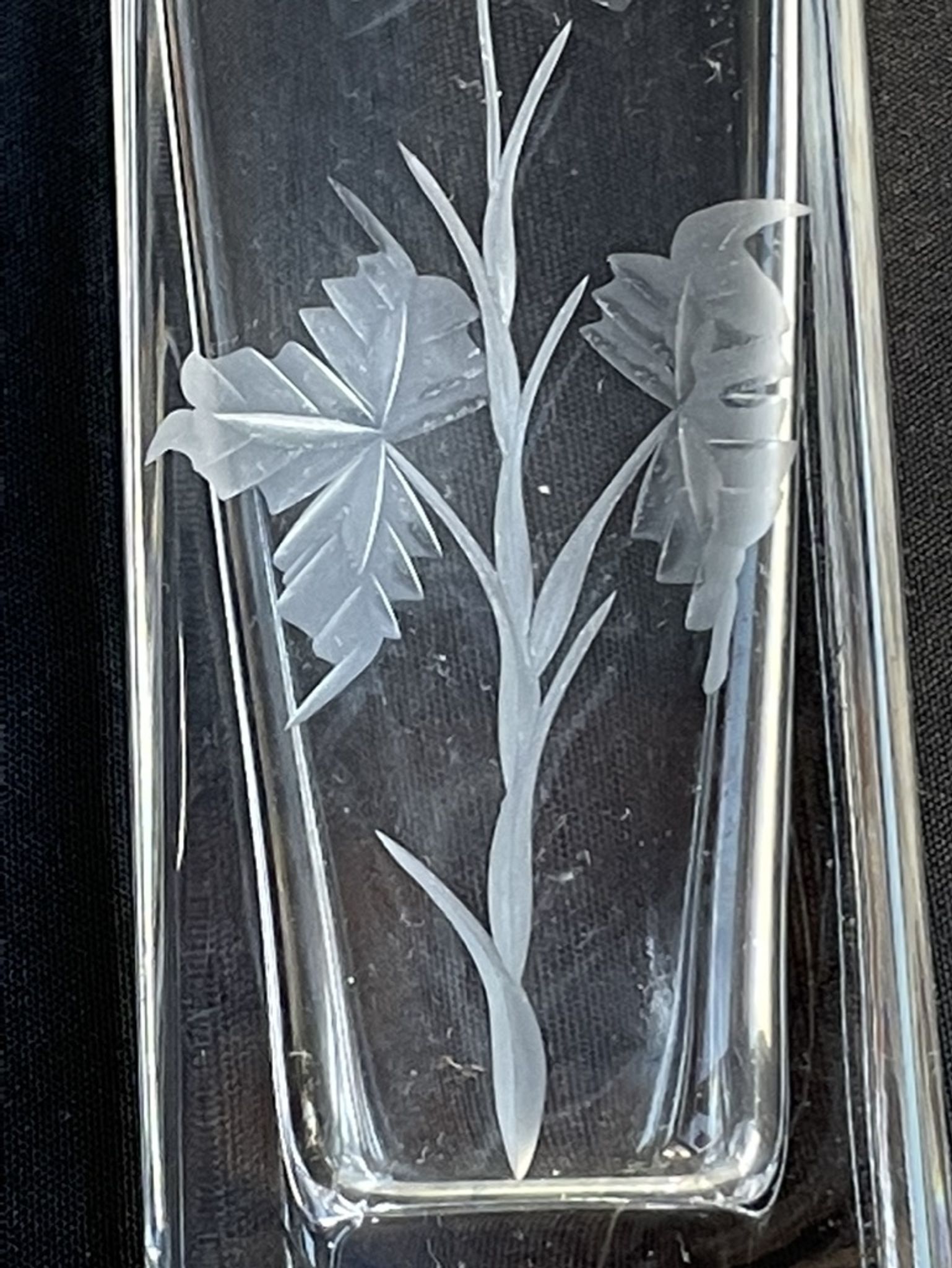 Cristallerie de Vannes le Châtel - Vannes Cristal France - Square vase - Cut crystal