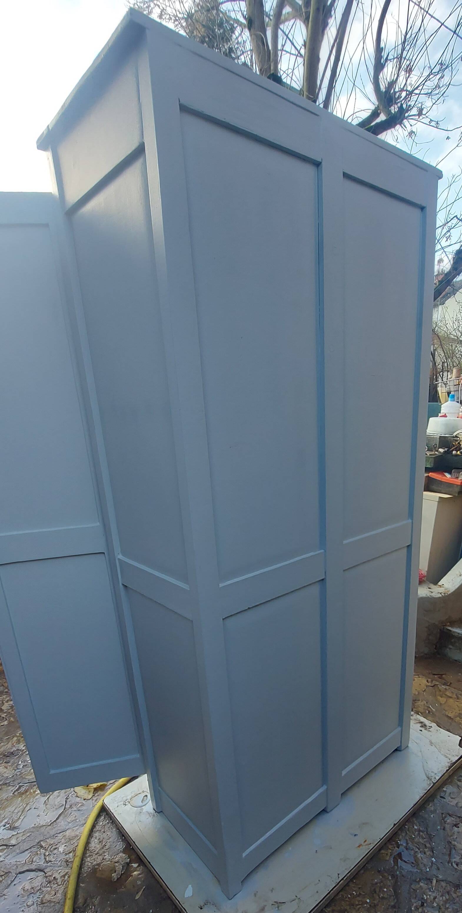 beautiful Parisian wardrobe 2 doors light gray 1920/40 + key