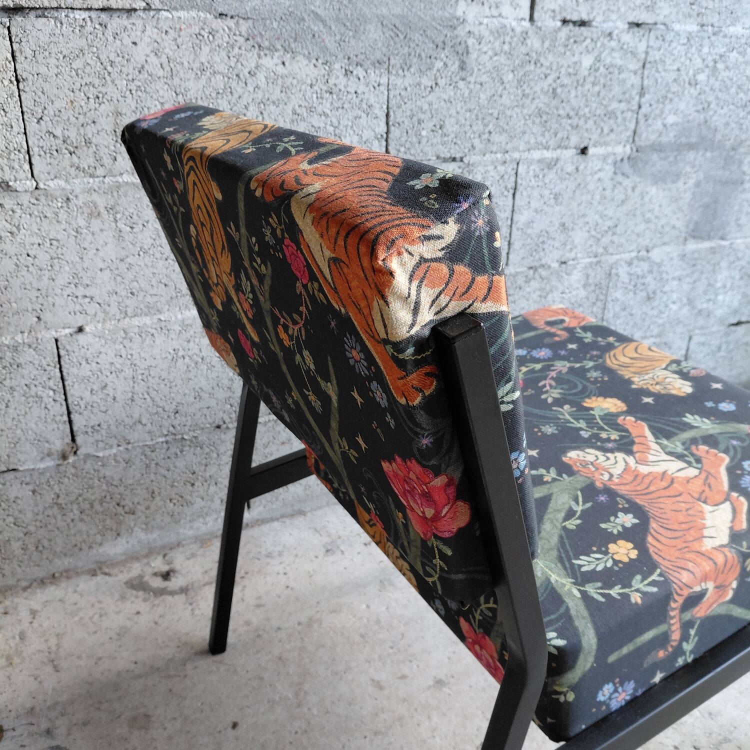 Restored vintage 1970s armchair – Maison Thevenon fabric