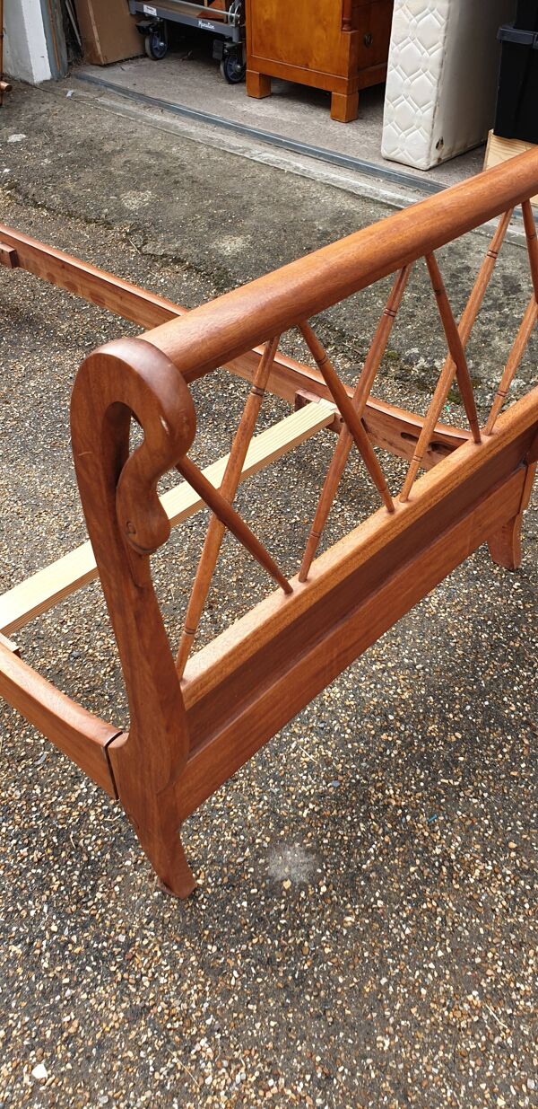 Lit une personne de style empire période 50/60