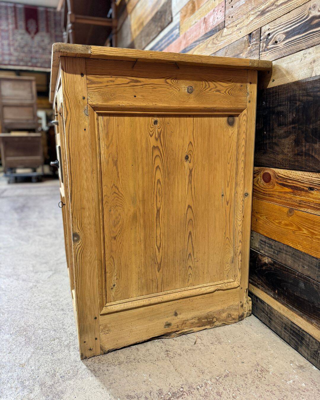 Old shop counter dating from the early 20th century.