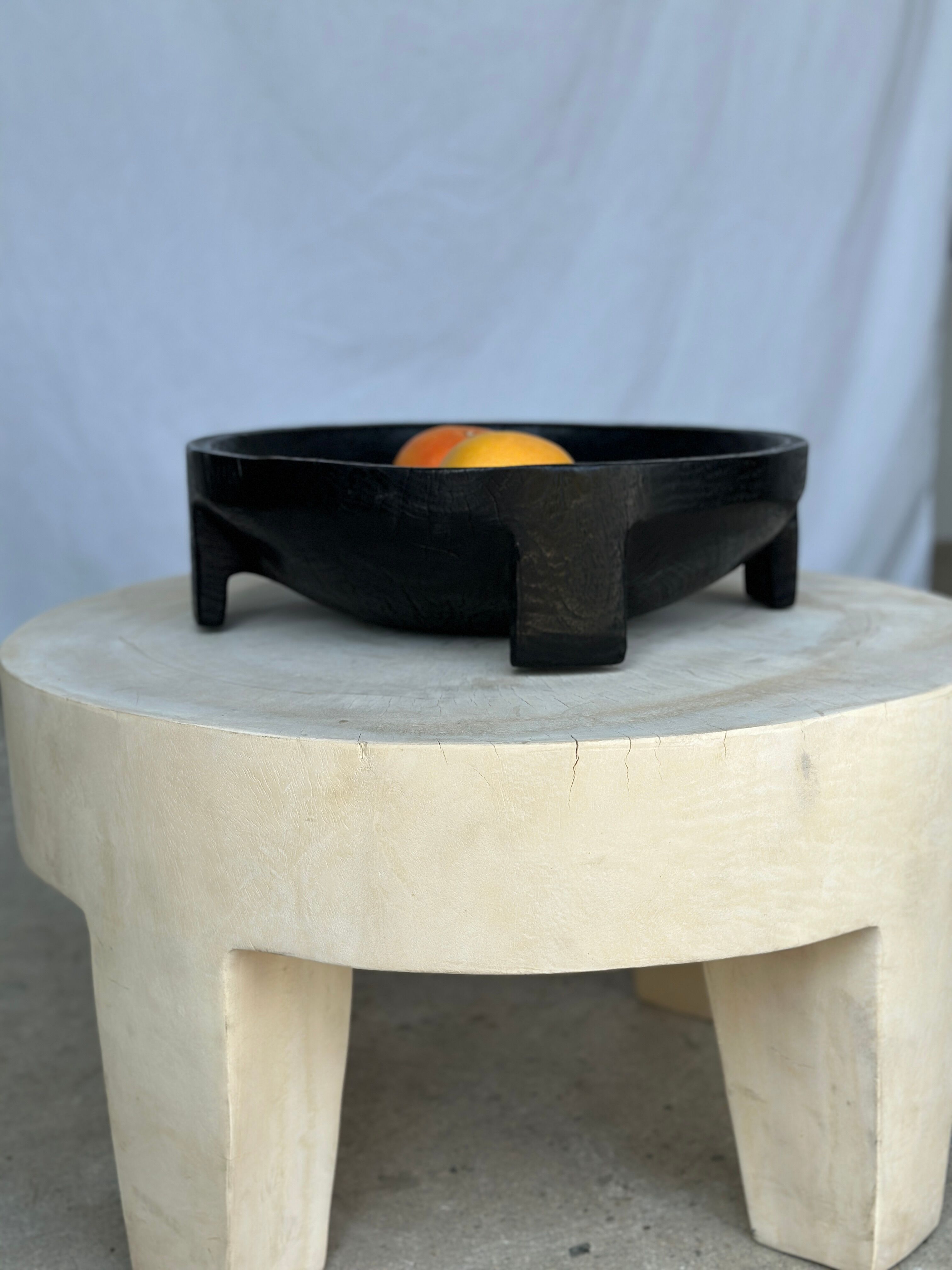 Cut in monoxyl mango wood