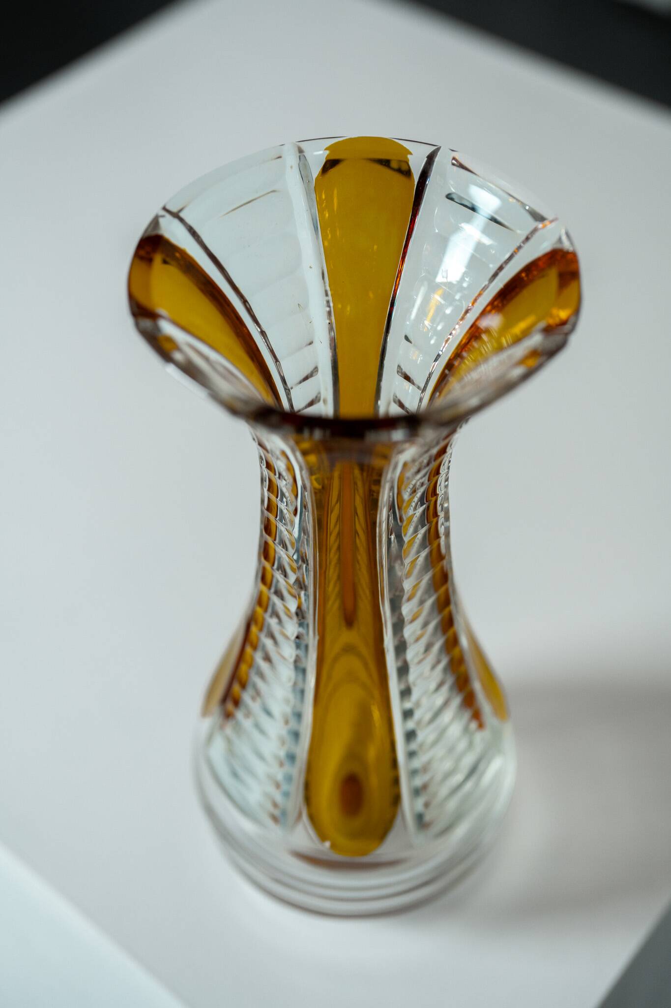 Two-tone glass vase