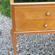 Vintage pair of bedside tables from the 1950s in sycamore and a mirror.