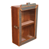 Vitrine murale en teck birman patine polychromée d'origine