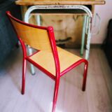 Desk with door-satchel