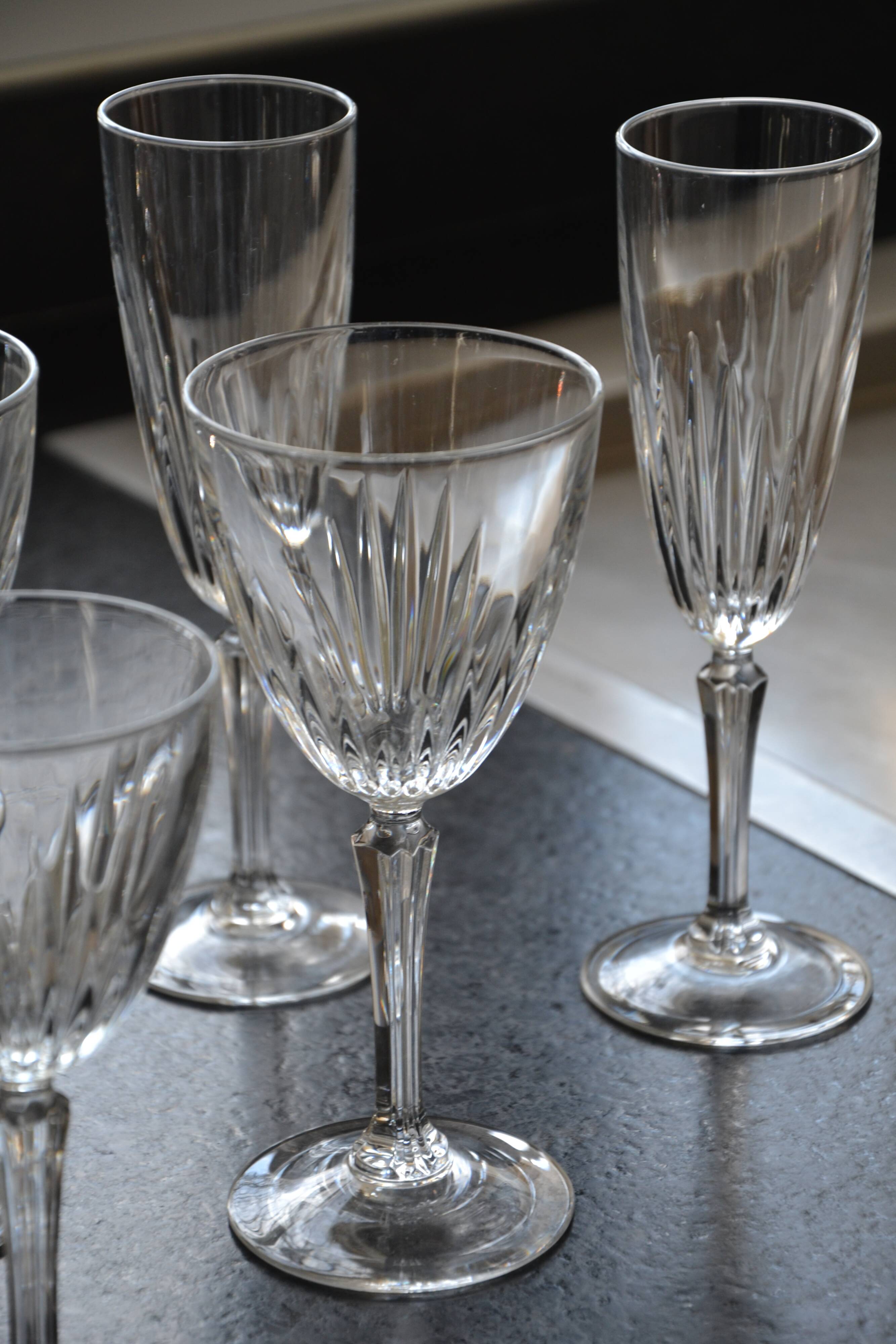 18 stemmed glasses in Arques crystal
