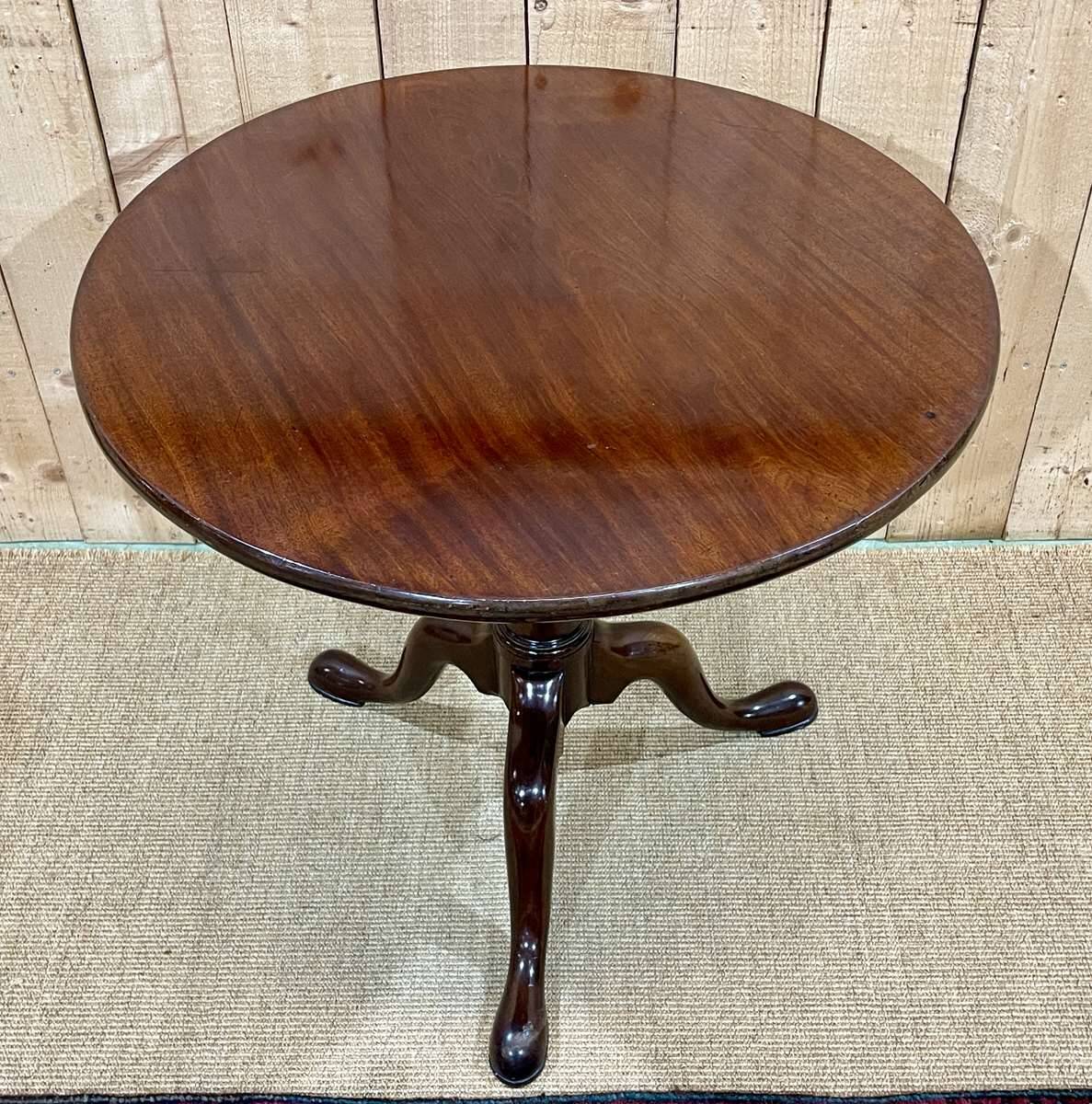 Victorian mahogany pedestal table 19th century