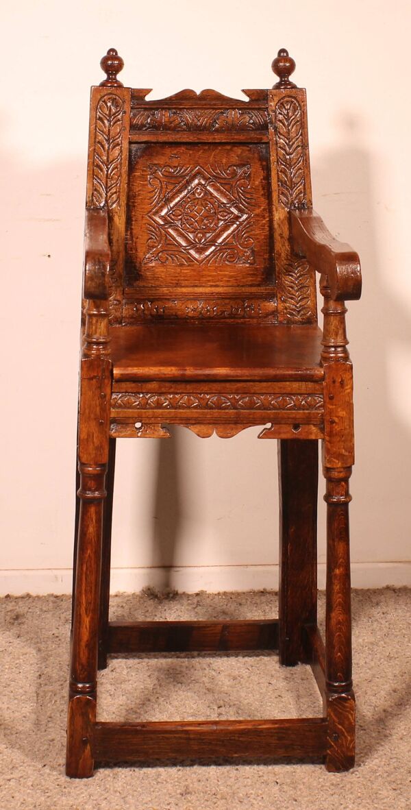 Chaise d'Enfant Haute époque En Chêne Du 17 ° Siècle