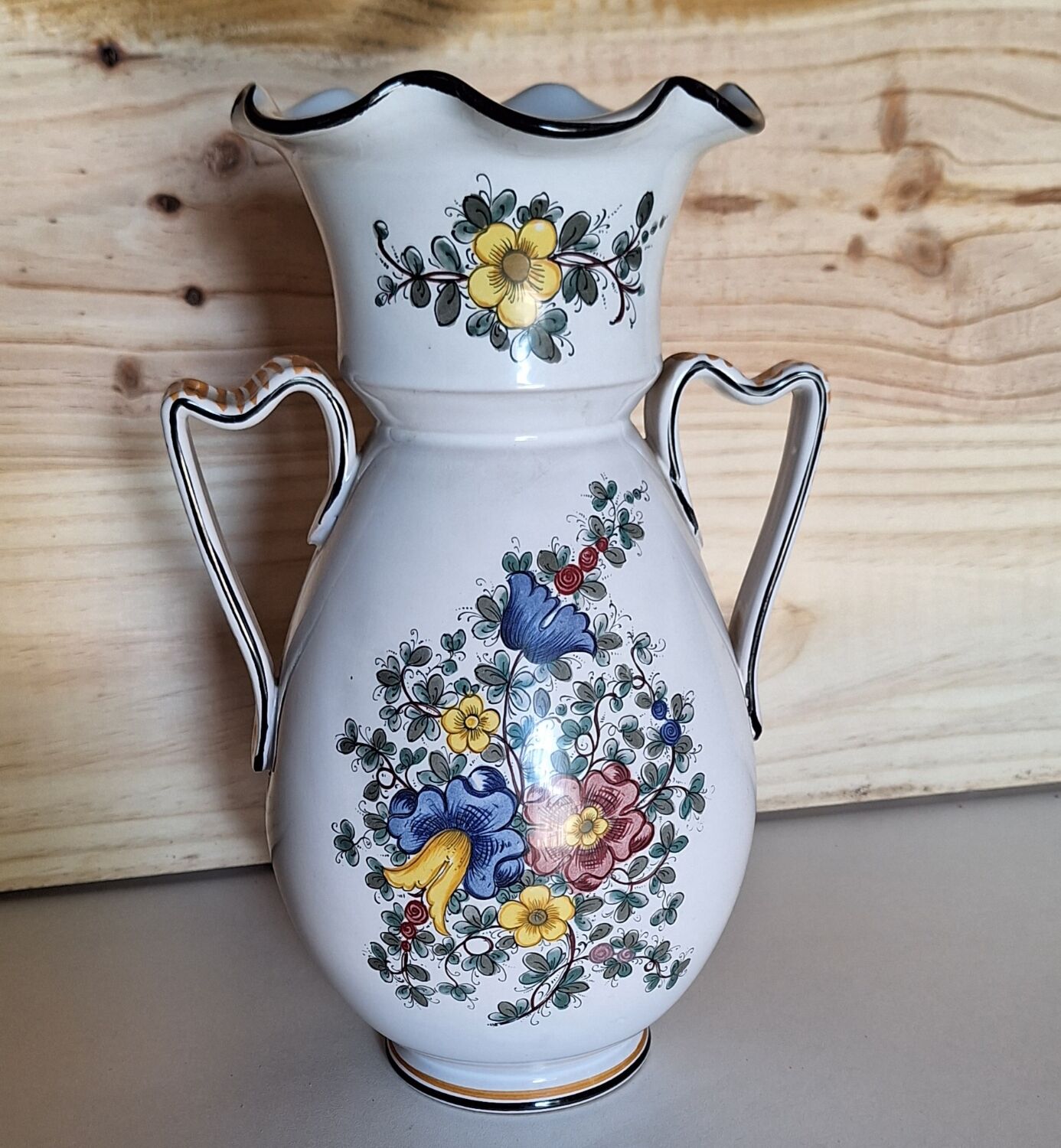 Italian earthenware vase