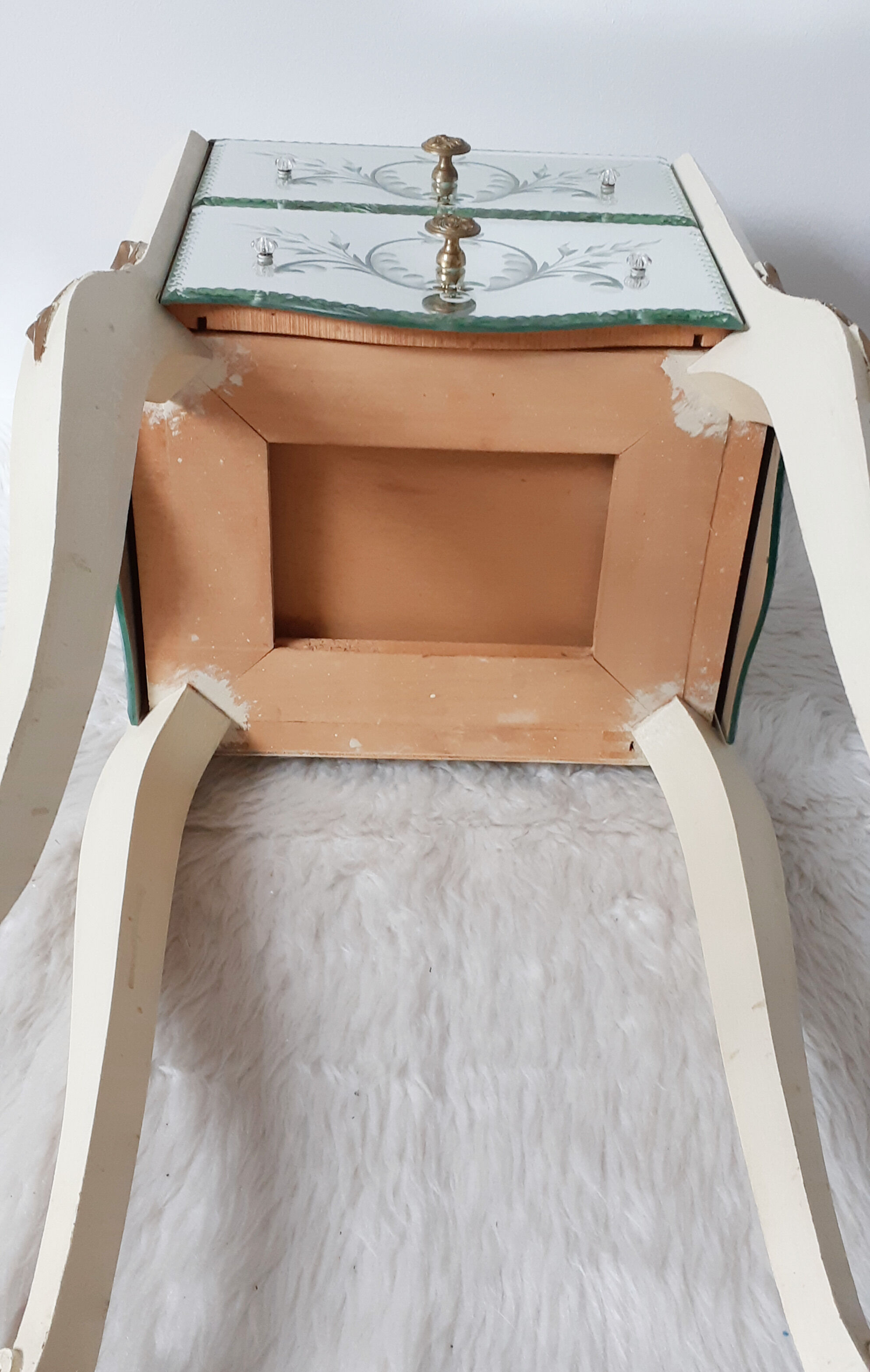 Mirror art deco bedside table