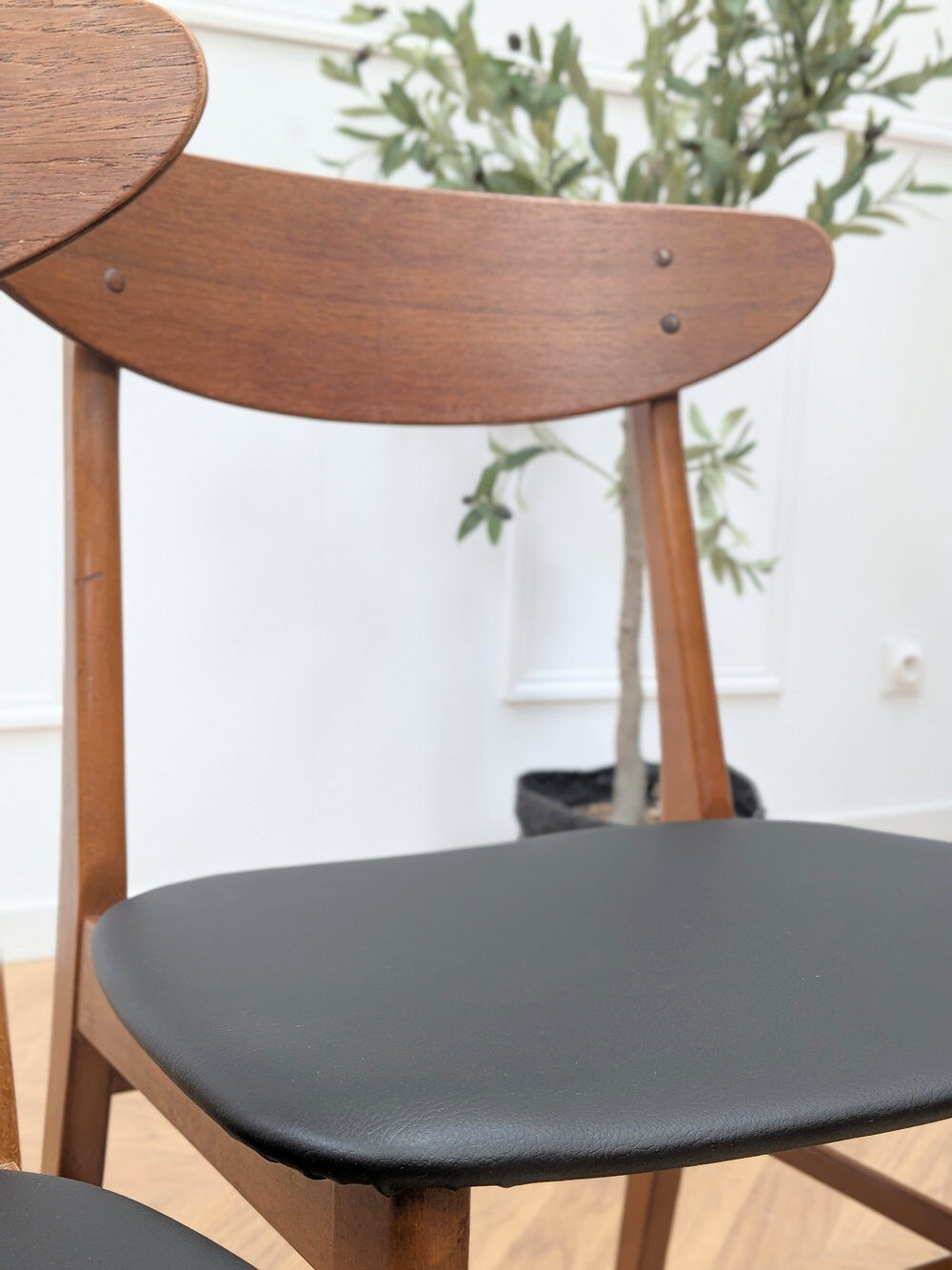 4 vintage Farstrup chairs 210