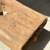 Side table in blond teak openwork tray