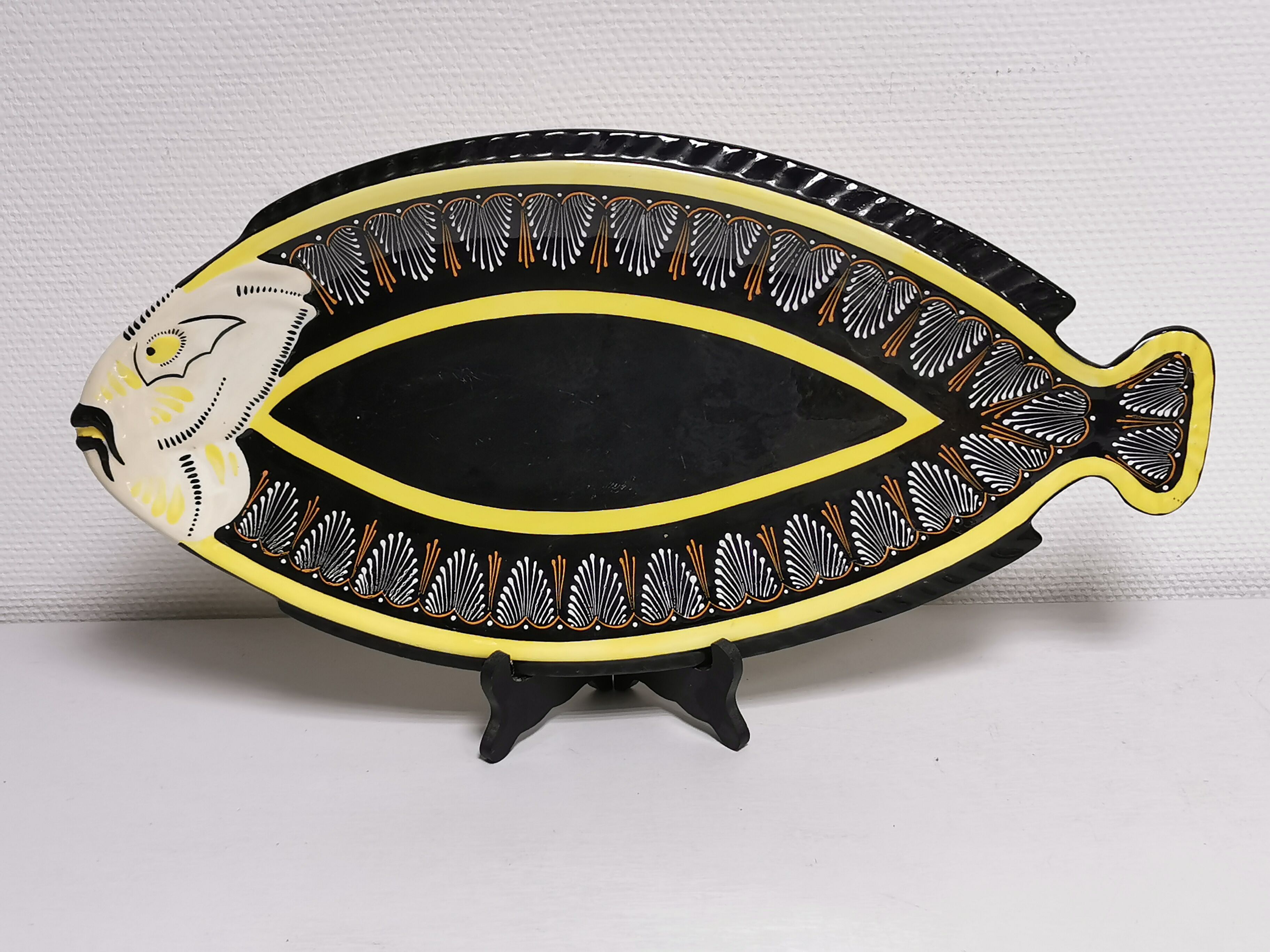 Plat à poisson zoomorphe en faience de quimper hb