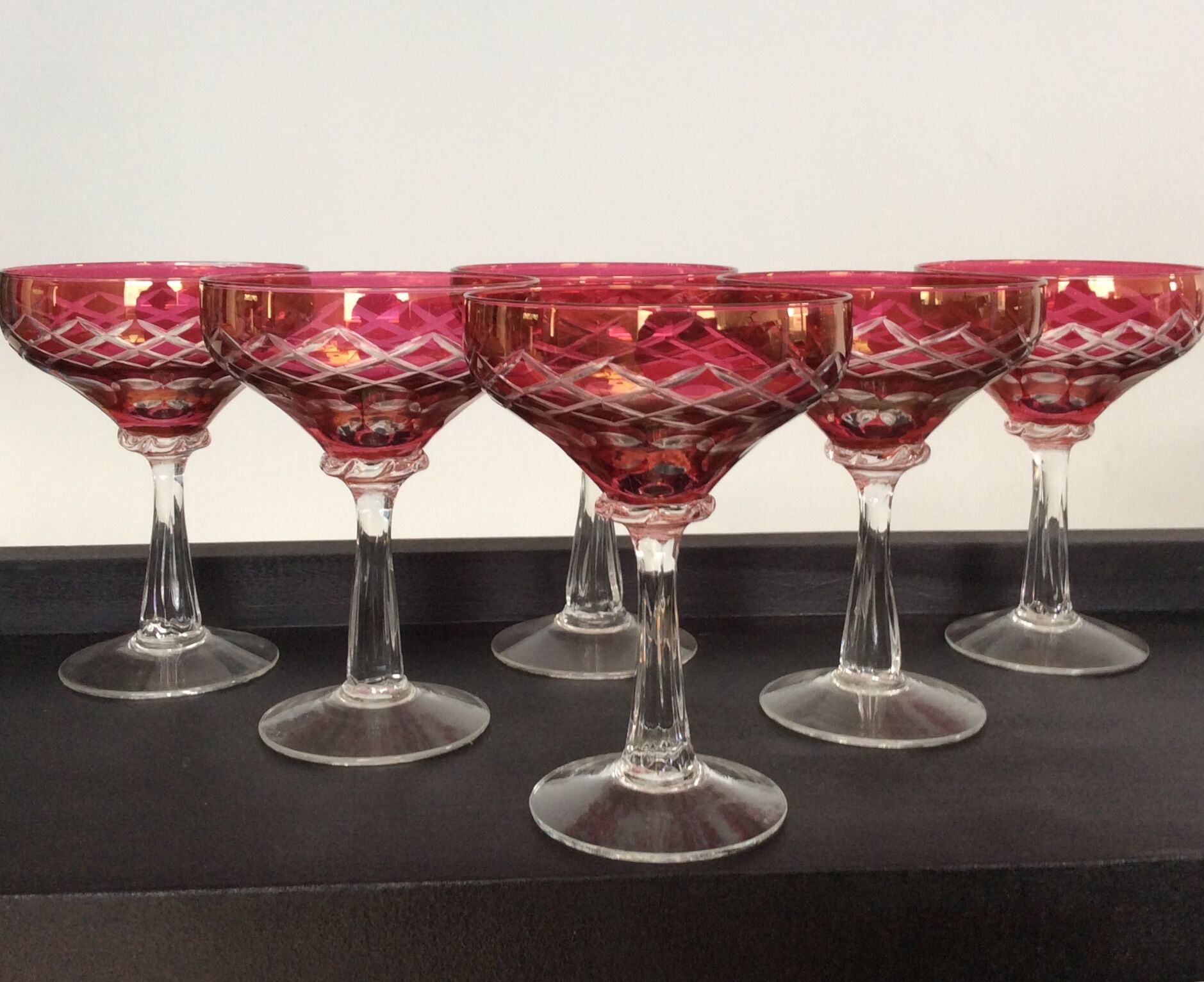 Series of 6 champagne glasses in chiseled crystal