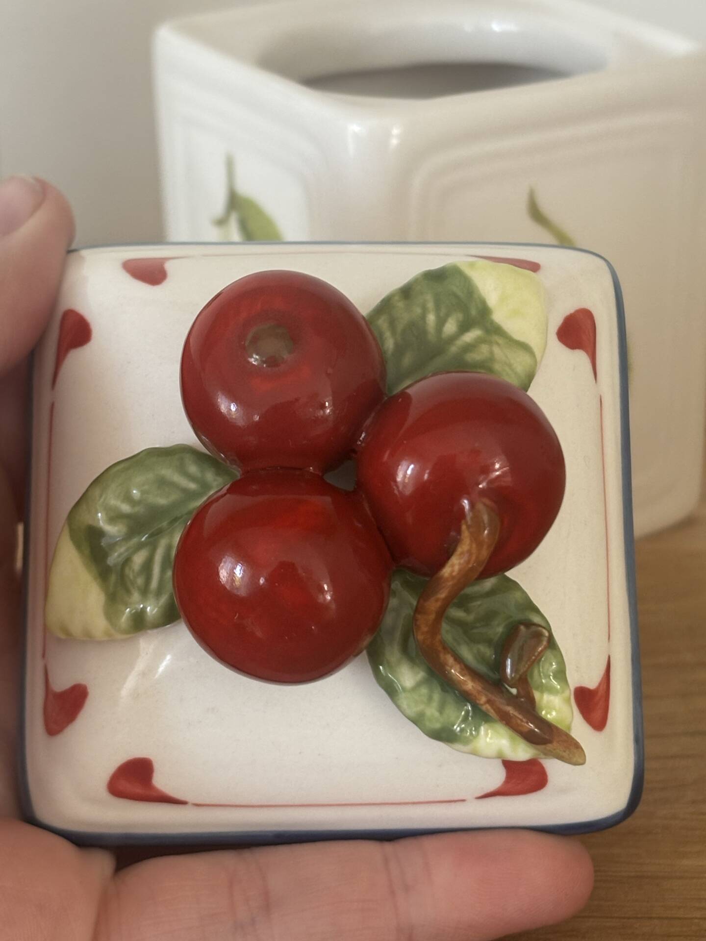 Set of 3 beautiful fruit barbotine pots by Villeroy and Boch.