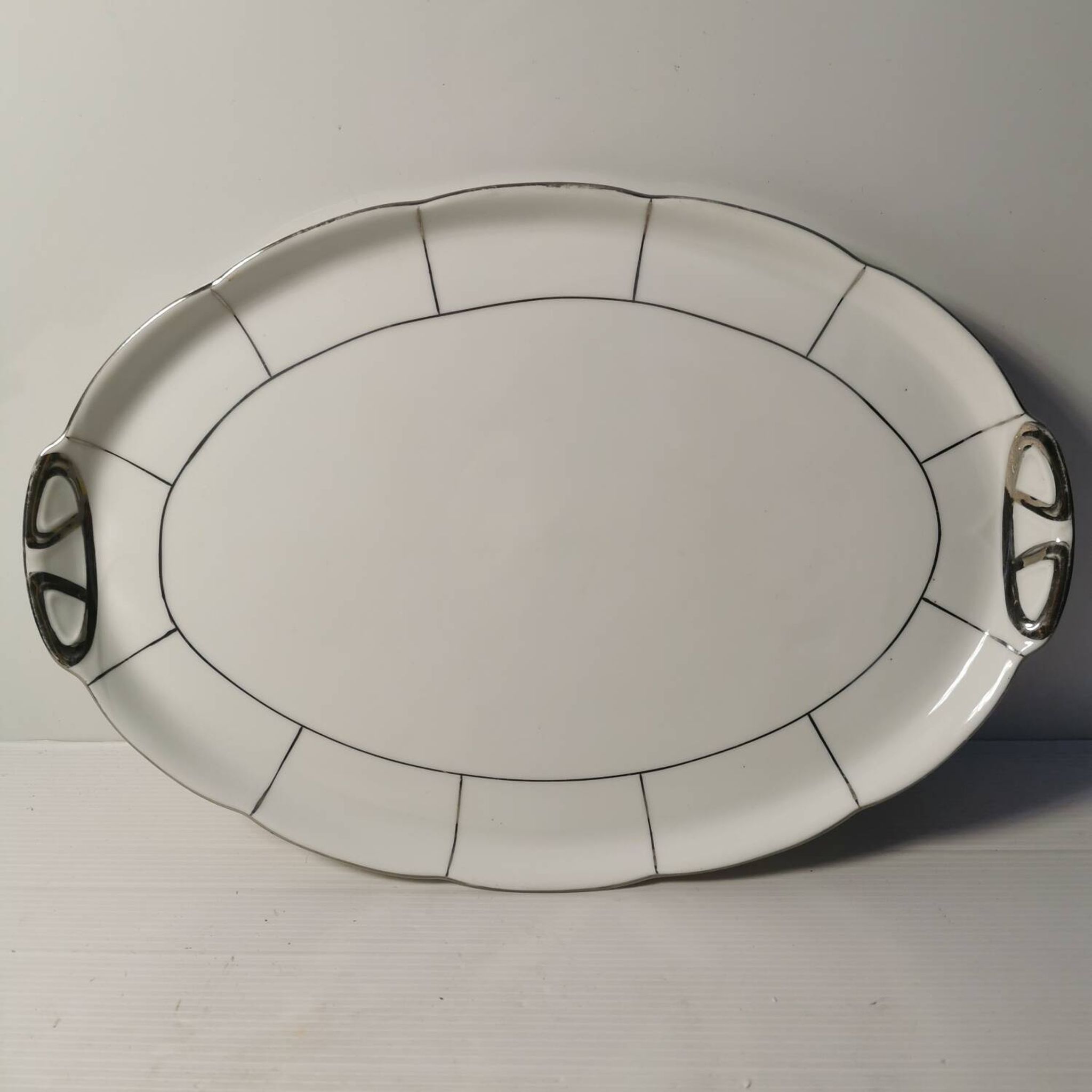 Large art deco serving dish in Czechoslovakian porcelain
