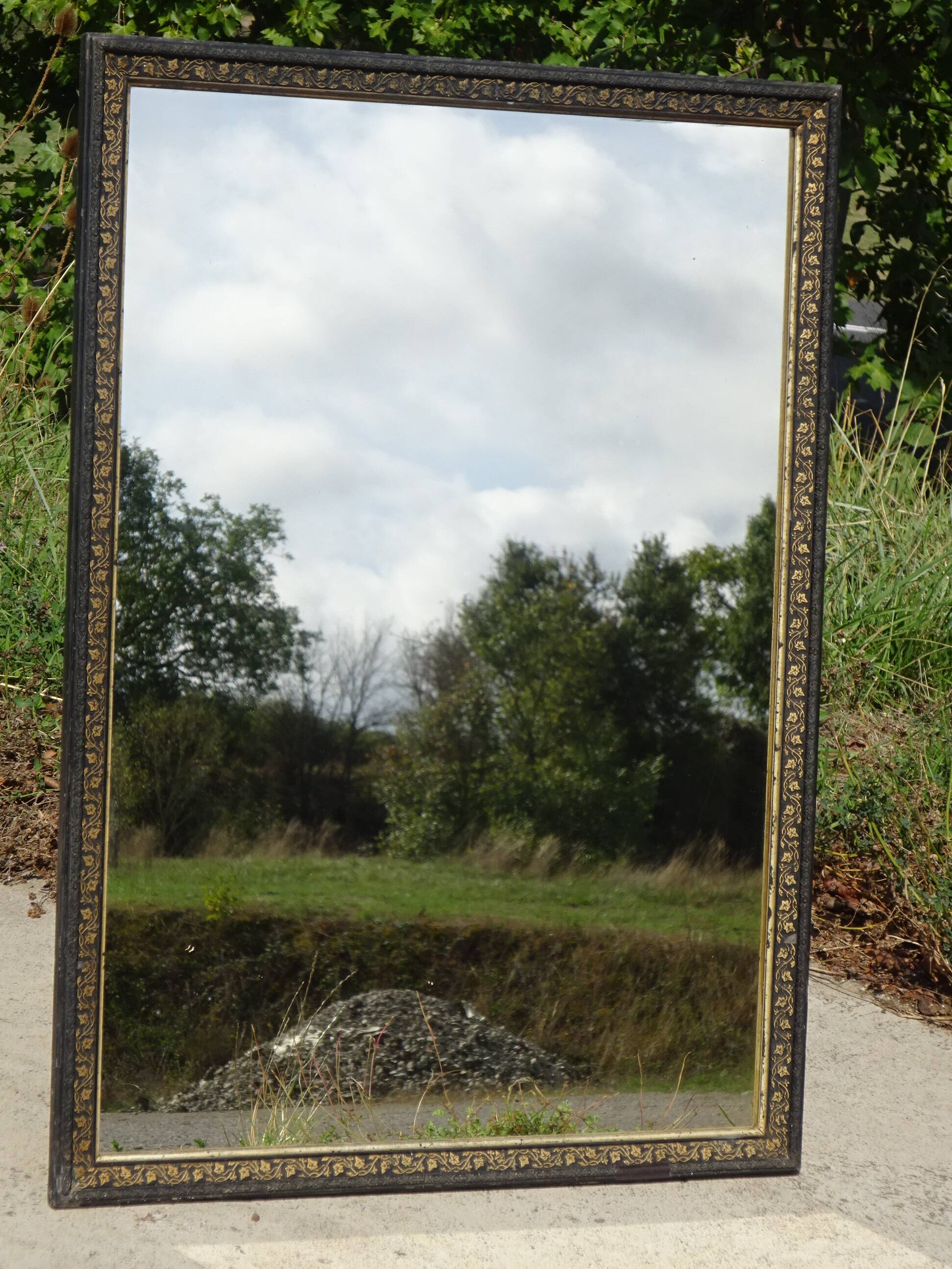 Black and gold mirror, vine leaves 63x88cm