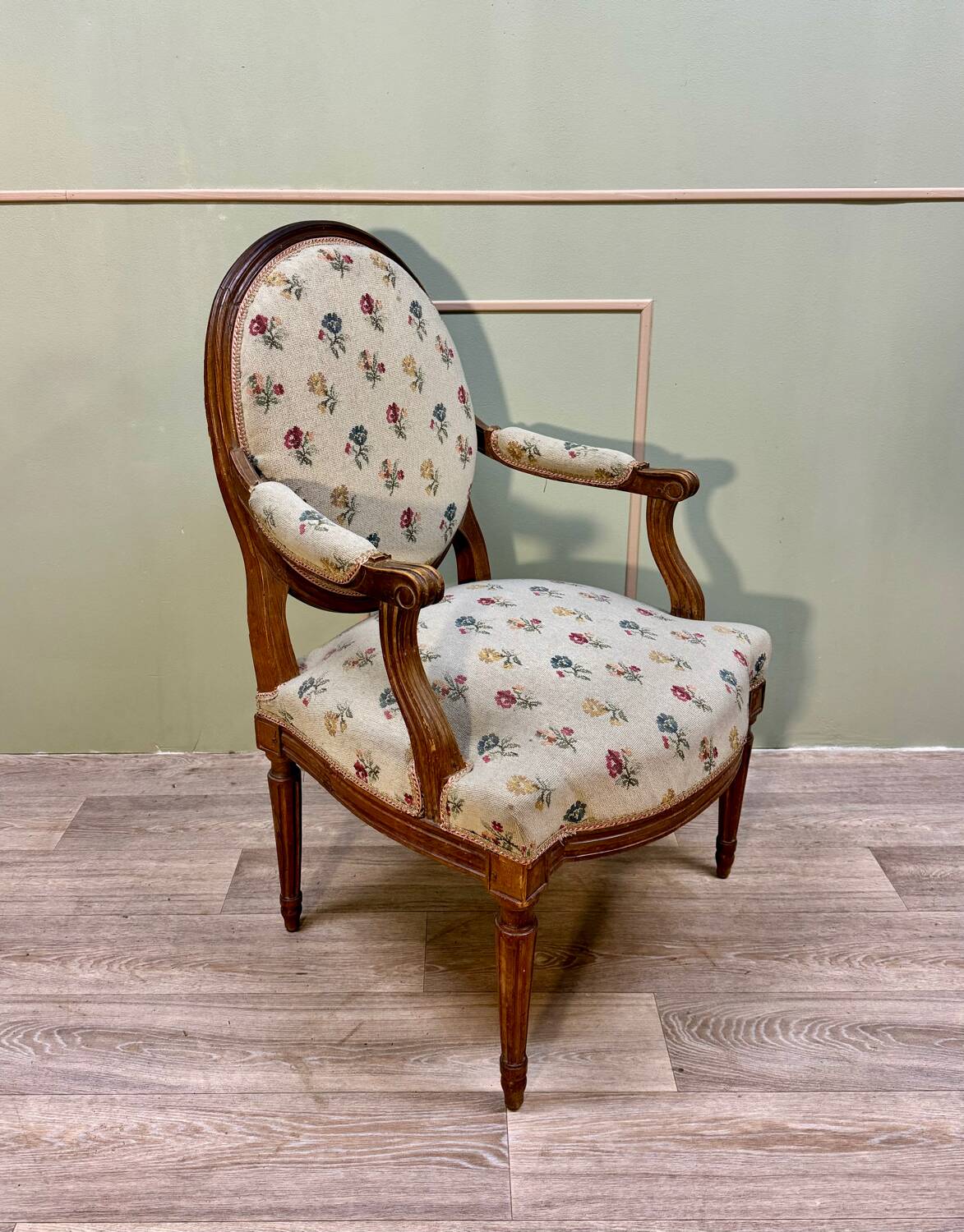 Medallion armchair in natural wood from louis xvi xviii eme century